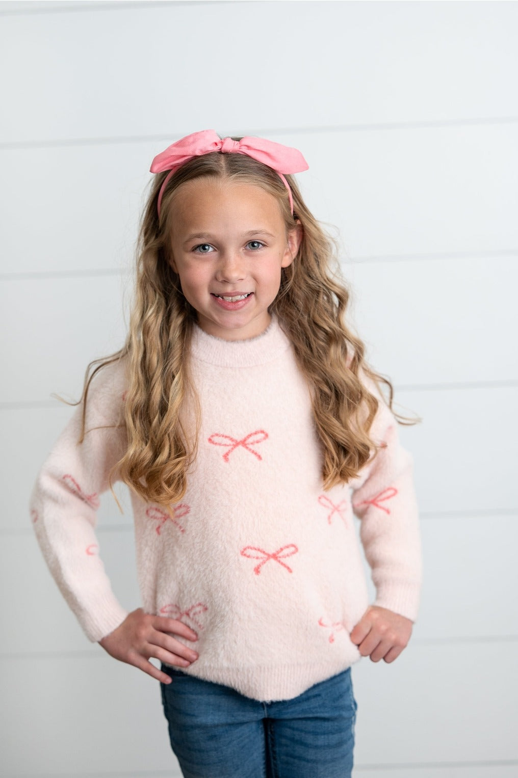 DARLING BOW FUZZY SWEATER