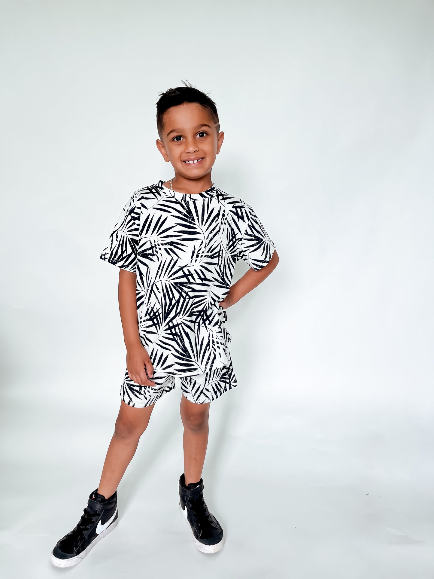 PALM PARADISE SHORTS SET