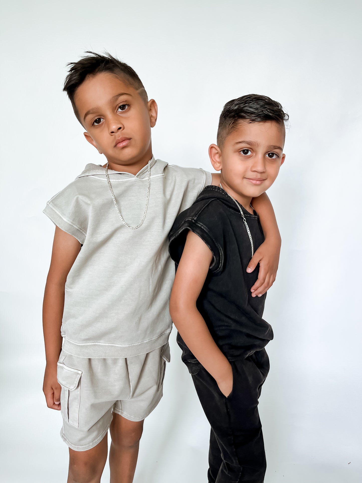 OFF DUTY SLEEVELESS WASHED HOODIE